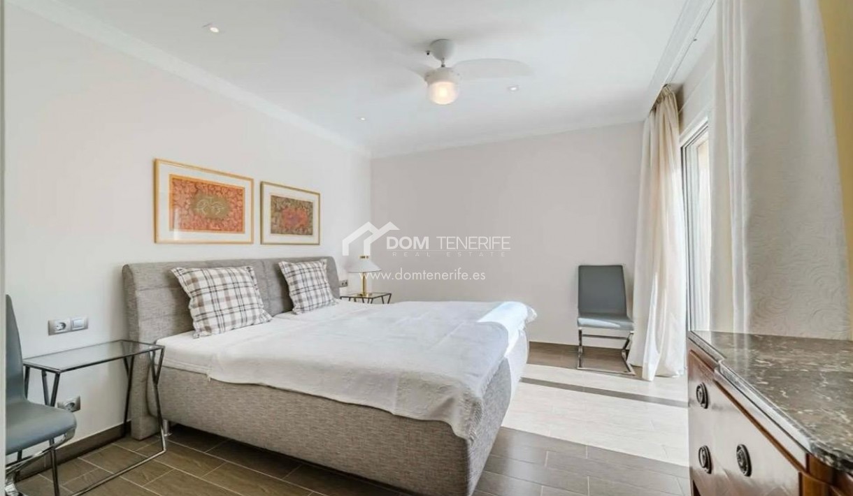 Wiederverkauf - Villa -
Adeje - La Caleta