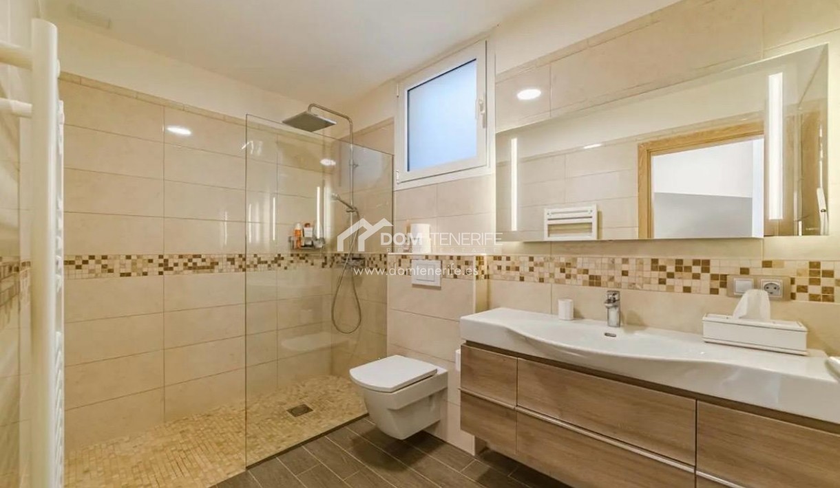 Wiederverkauf - Villa -
Adeje - La Caleta