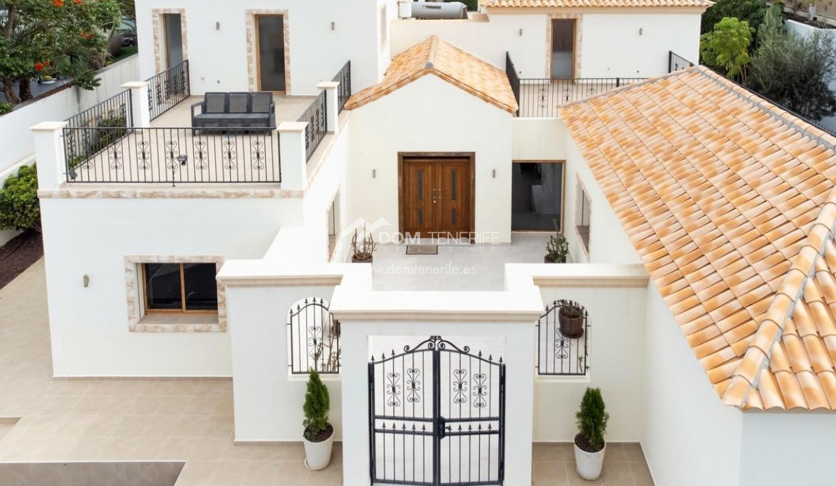 Wiederverkauf - Villa -
Adeje - La Caleta