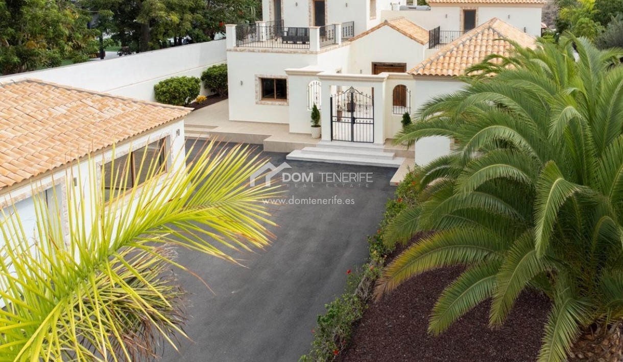 Wiederverkauf - Villa -
Adeje - La Caleta