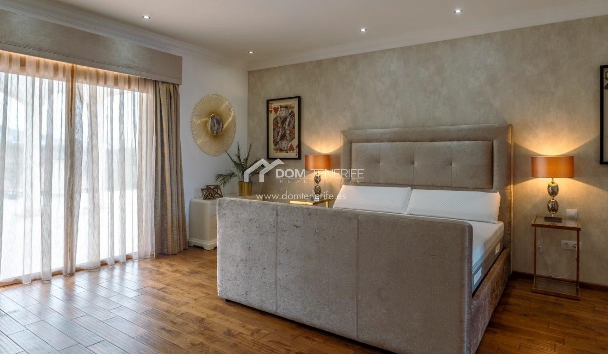 Wiederverkauf - Villa -
Adeje - La Caleta