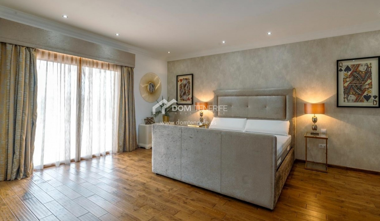 Wiederverkauf - Villa -
Adeje - La Caleta