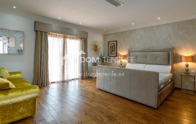 Wiederverkauf - Villa -
Adeje - La Caleta