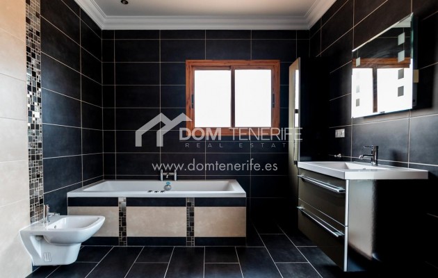 Wiederverkauf - Villa -
Adeje - La Caleta