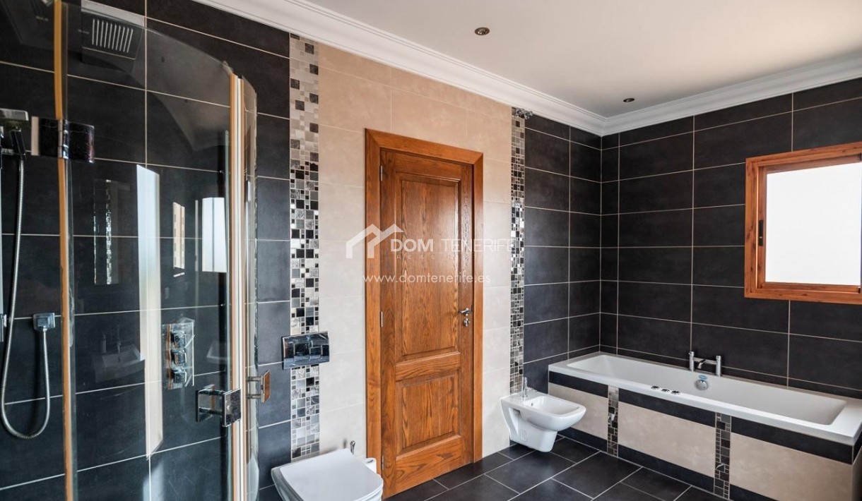 Wiederverkauf - Villa -
Adeje - La Caleta