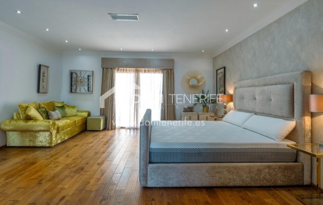 Wiederverkauf - Villa -
Adeje - La Caleta