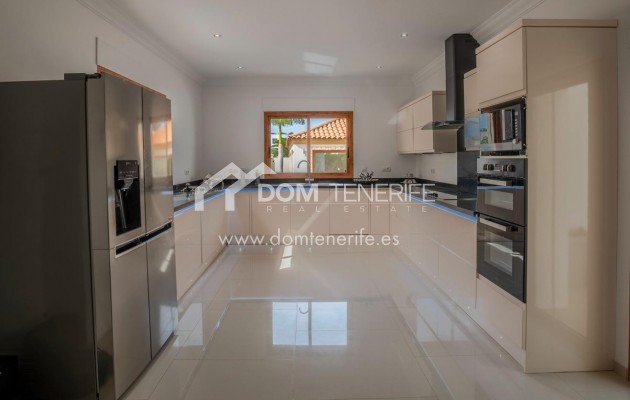 Wiederverkauf - Villa -
Adeje - La Caleta