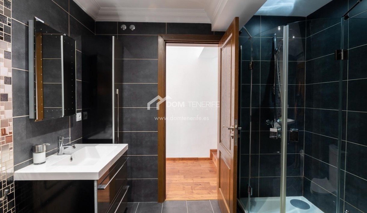 Wiederverkauf - Villa -
Adeje - La Caleta