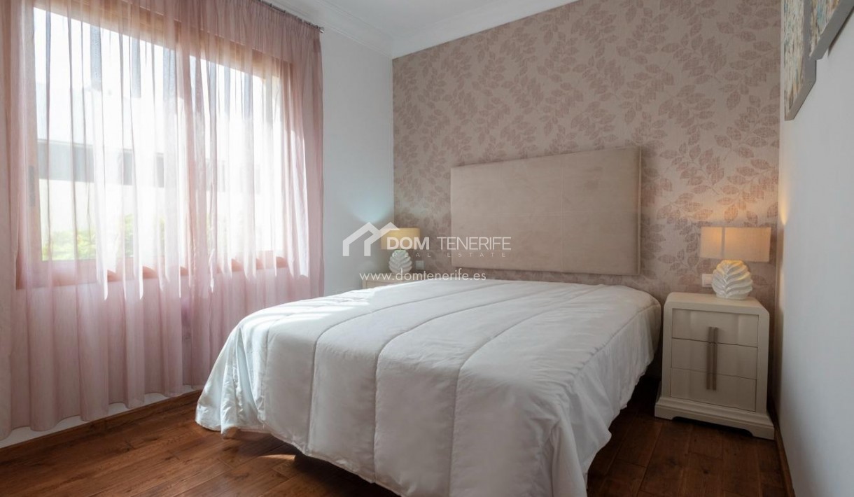 Wiederverkauf - Villa -
Adeje - La Caleta