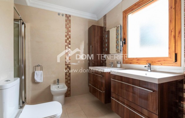 Wiederverkauf - Villa -
Adeje - La Caleta