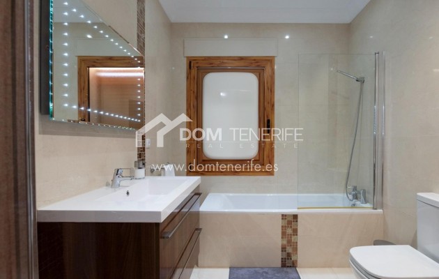 Wiederverkauf - Villa -
Adeje - La Caleta