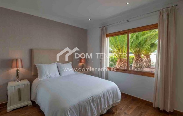 Wiederverkauf - Villa -
Adeje - La Caleta