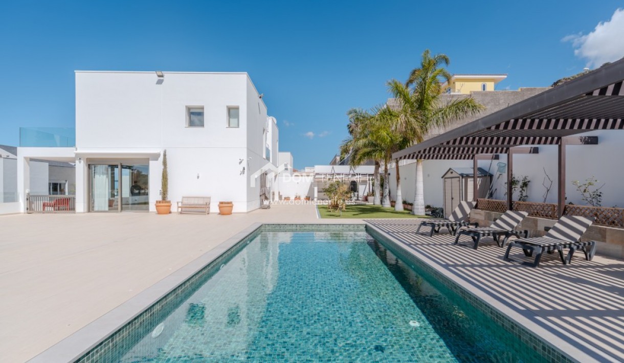 Revente - Villa -
Adeje - Roque del Conde