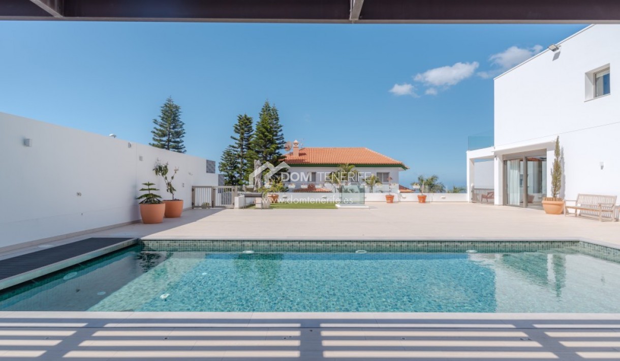 Revente - Villa -
Adeje - Roque del Conde