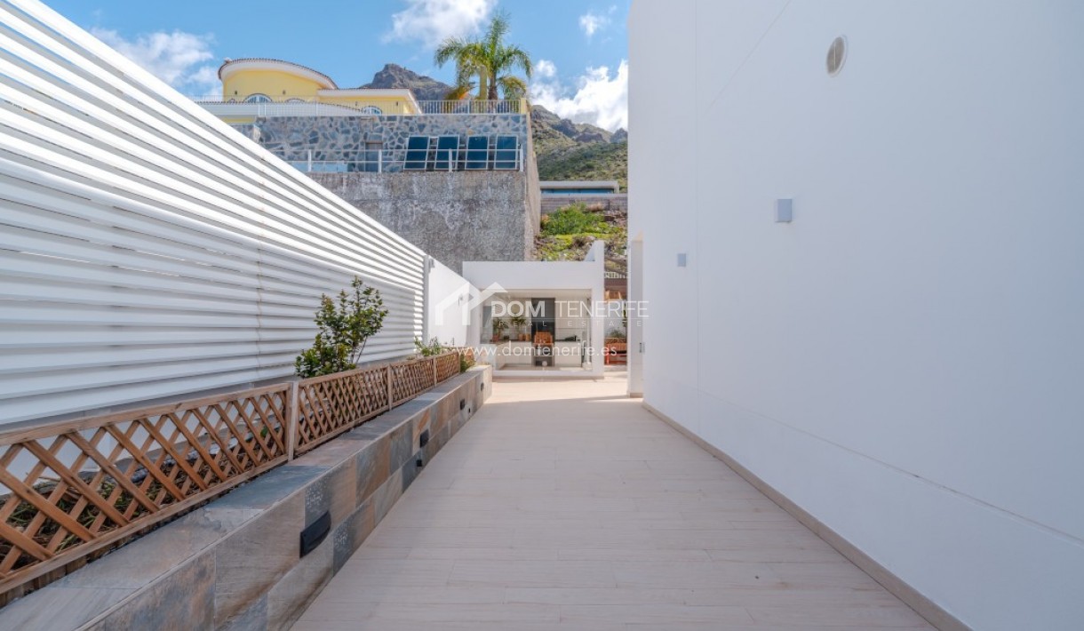 Revente - Villa -
Adeje - Roque del Conde