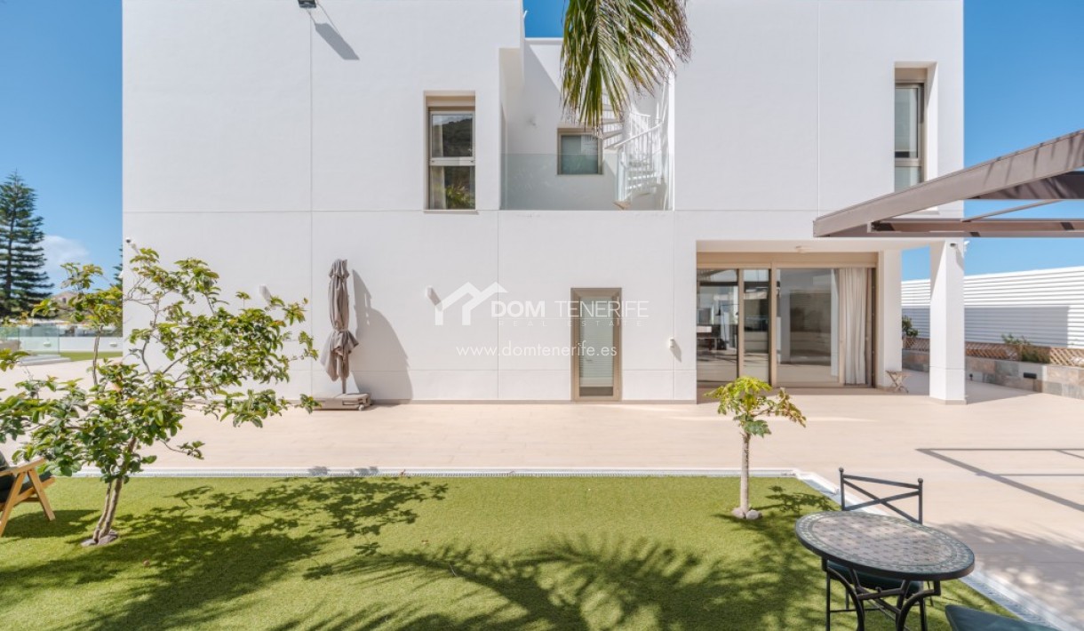 Revente - Villa -
Adeje - Roque del Conde