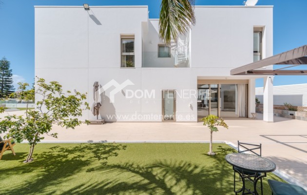 Revente - Villa -
Adeje - Roque del Conde