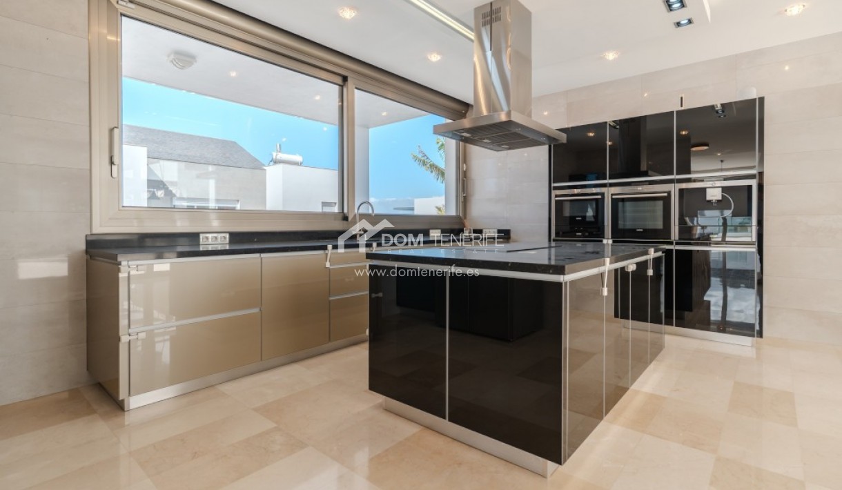 Revente - Villa -
Adeje - Roque del Conde