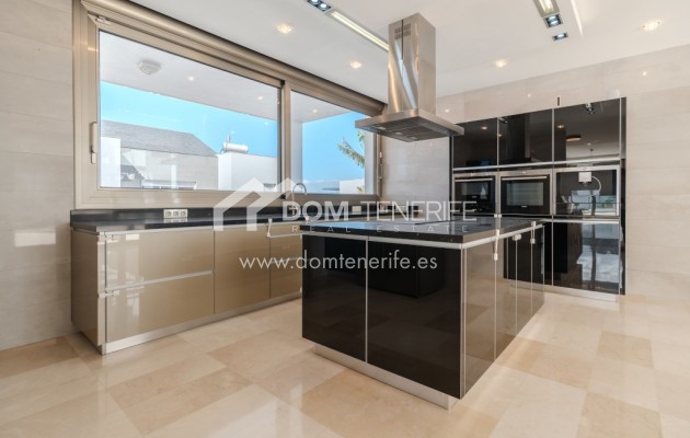 Revente - Villa -
Adeje - Roque del Conde