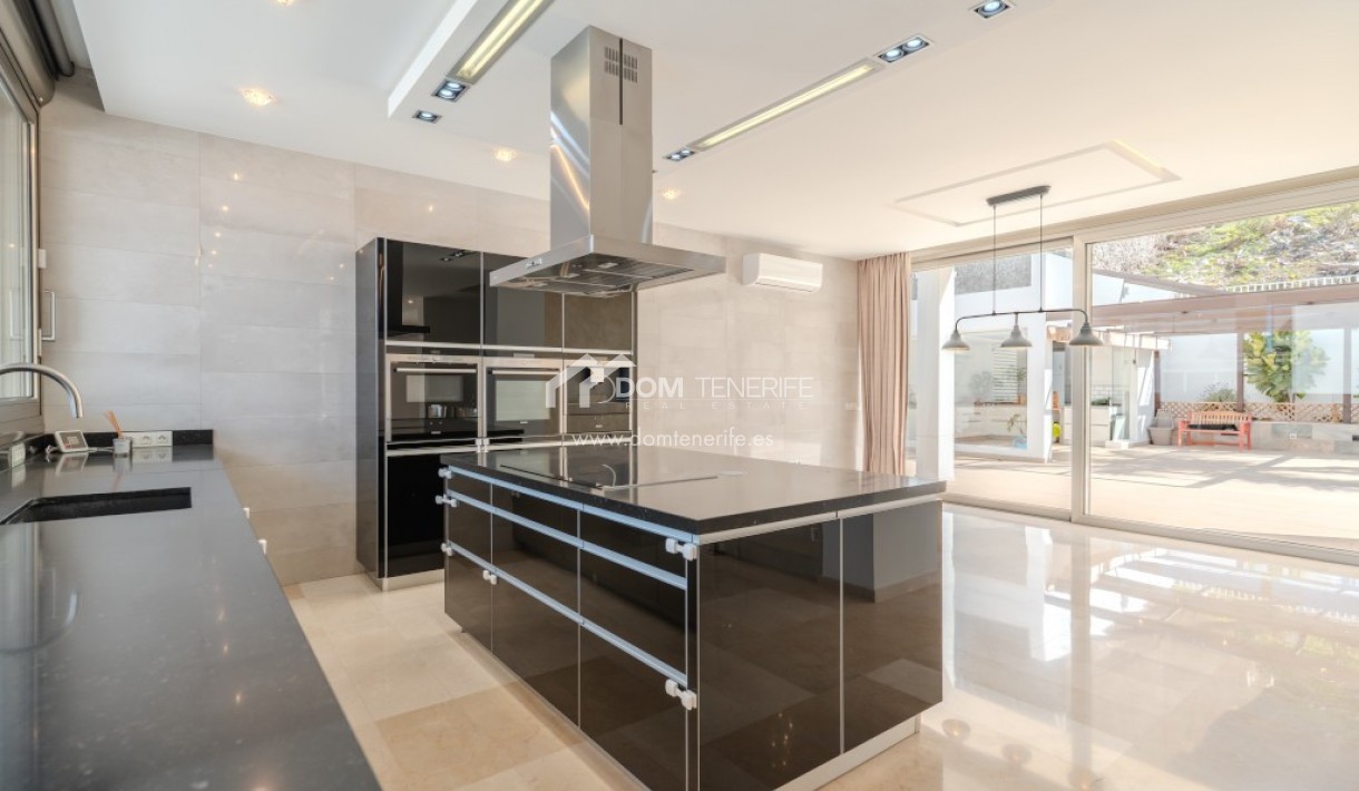 Revente - Villa -
Adeje - Roque del Conde