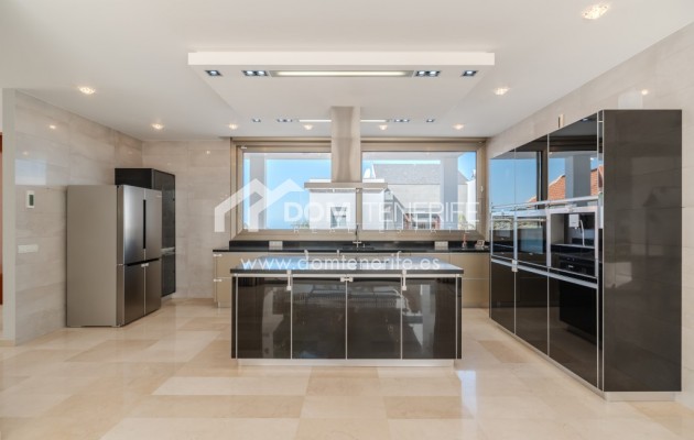 Revente - Villa -
Adeje - Roque del Conde