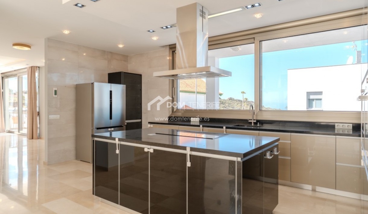 Revente - Villa -
Adeje - Roque del Conde