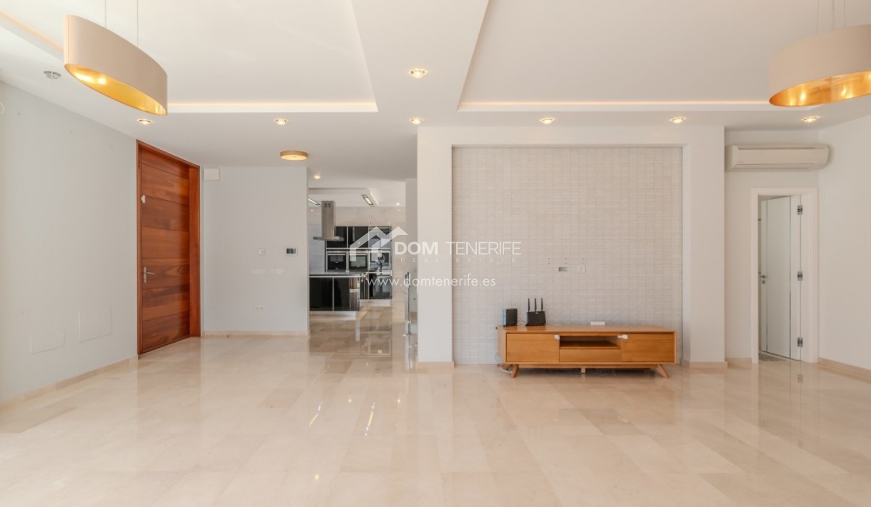 Revente - Villa -
Adeje - Roque del Conde