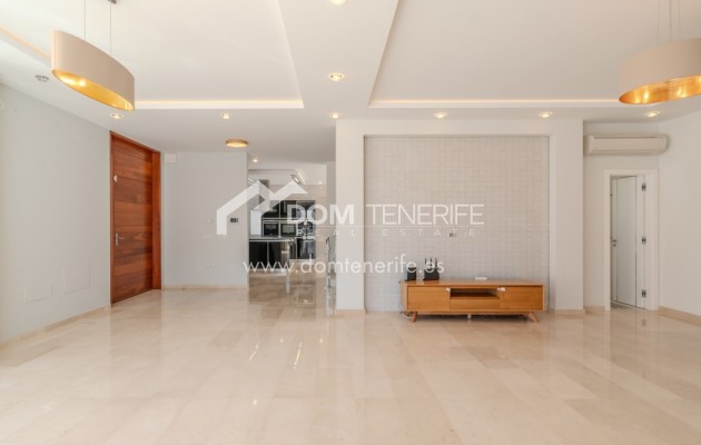 Revente - Villa -
Adeje - Roque del Conde