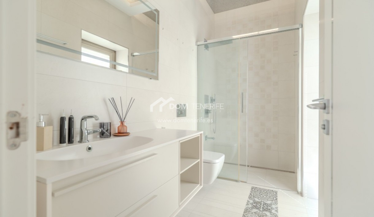 Revente - Villa -
Adeje - Roque del Conde