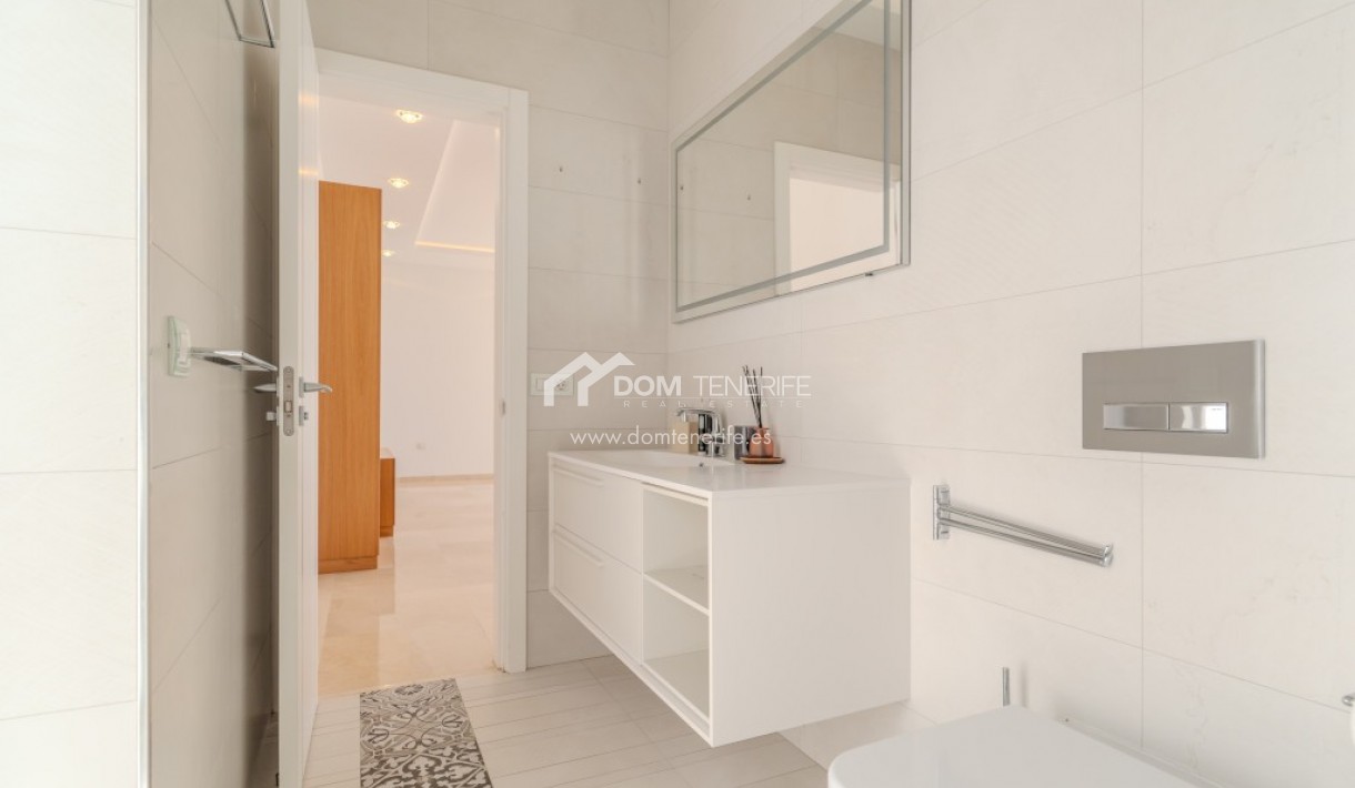 Revente - Villa -
Adeje - Roque del Conde