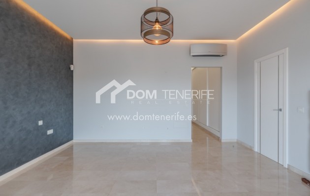 Revente - Villa -
Adeje - Roque del Conde