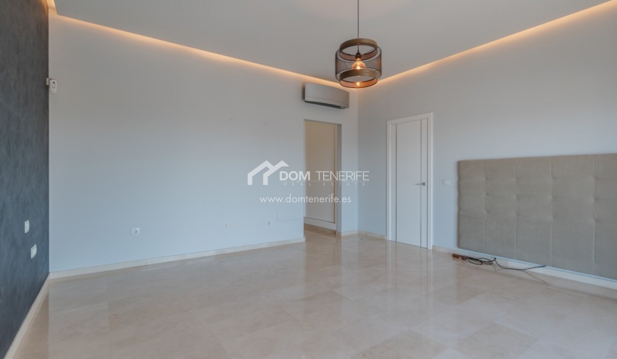 Revente - Villa -
Adeje - Roque del Conde