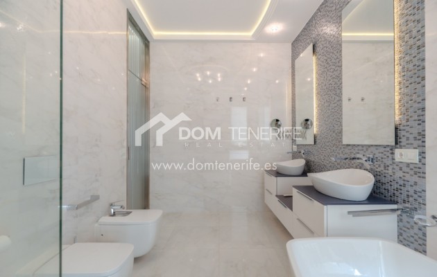 Revente - Villa -
Adeje - Roque del Conde