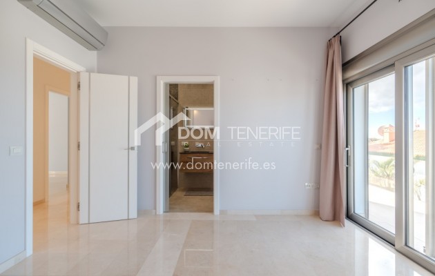 Revente - Villa -
Adeje - Roque del Conde