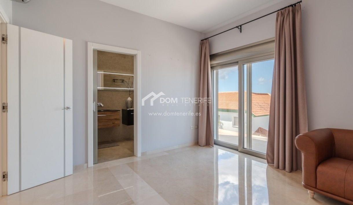 Revente - Villa -
Adeje - Roque del Conde