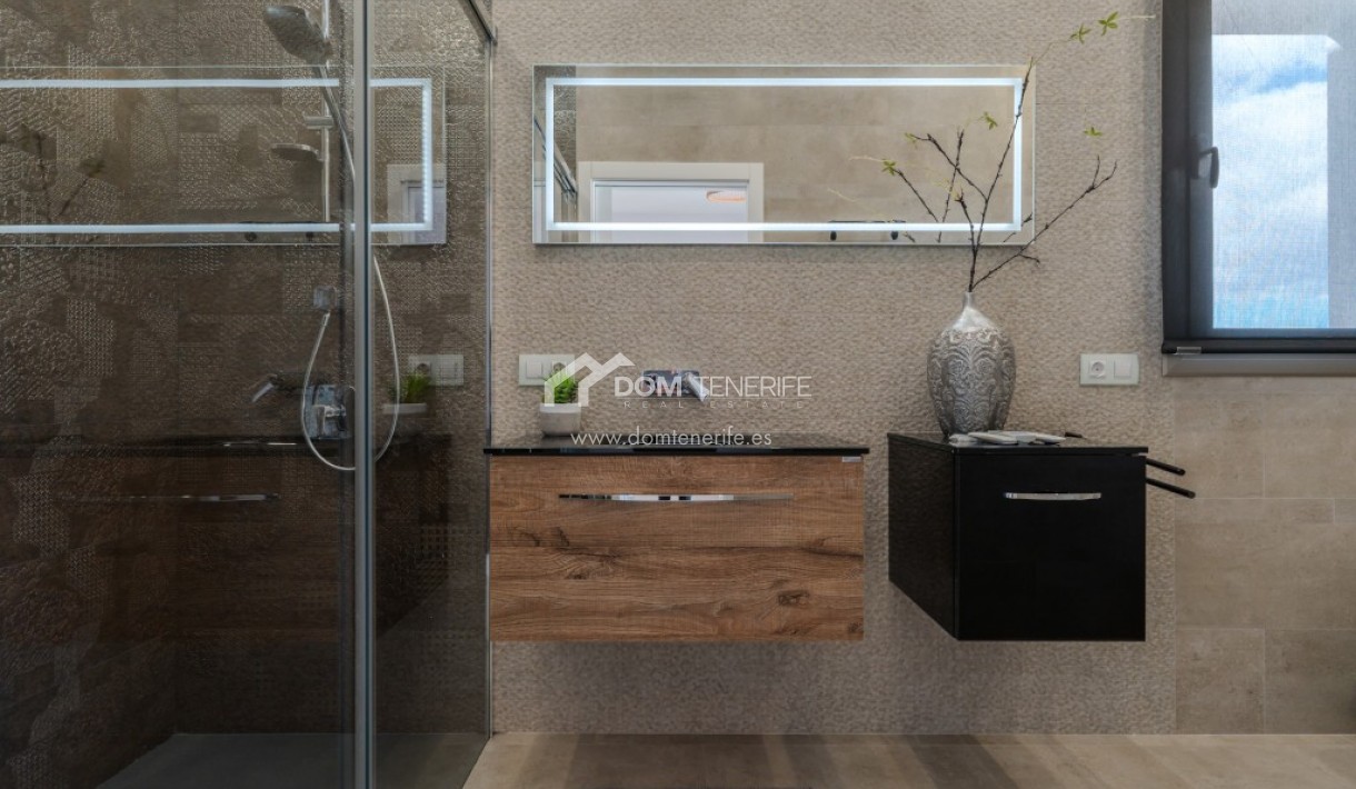 Revente - Villa -
Adeje - Roque del Conde