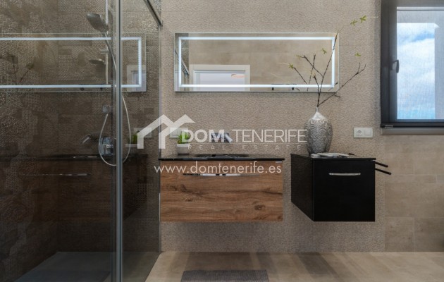 Revente - Villa -
Adeje - Roque del Conde