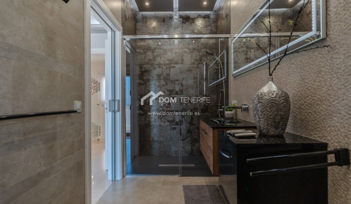 Revente - Villa -
Adeje - Roque del Conde