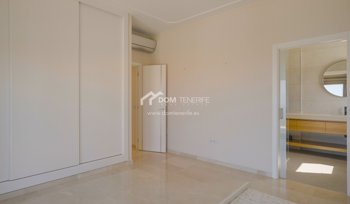 Revente - Villa -
Adeje - Roque del Conde