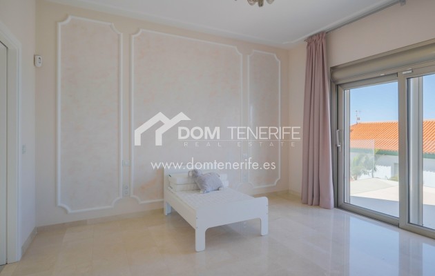Revente - Villa -
Adeje - Roque del Conde