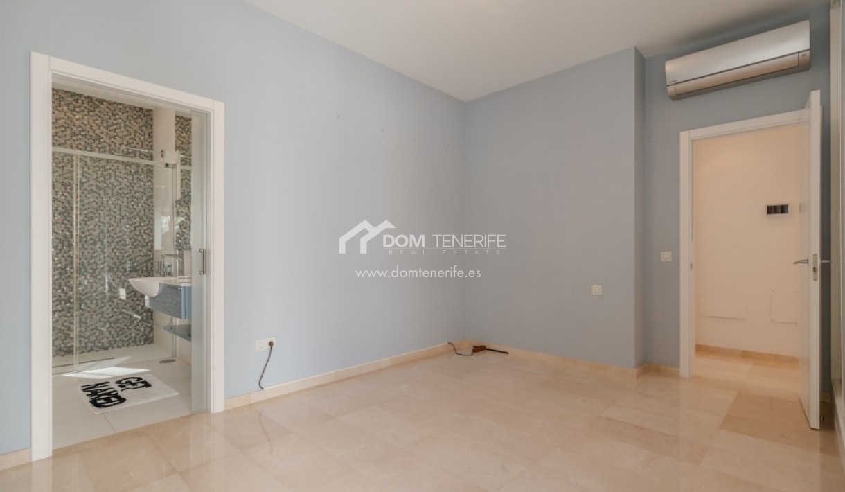 Revente - Villa -
Adeje - Roque del Conde