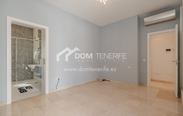 Revente - Villa -
Adeje - Roque del Conde