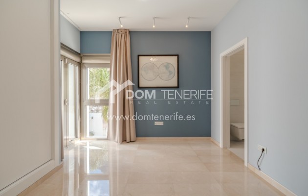 Revente - Villa -
Adeje - Roque del Conde