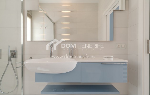 Revente - Villa -
Adeje - Roque del Conde