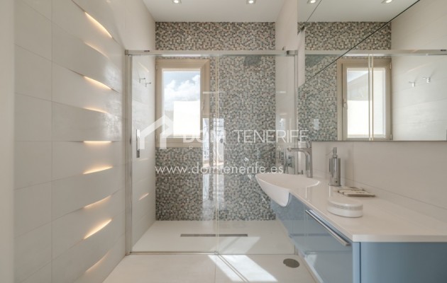 Revente - Villa -
Adeje - Roque del Conde