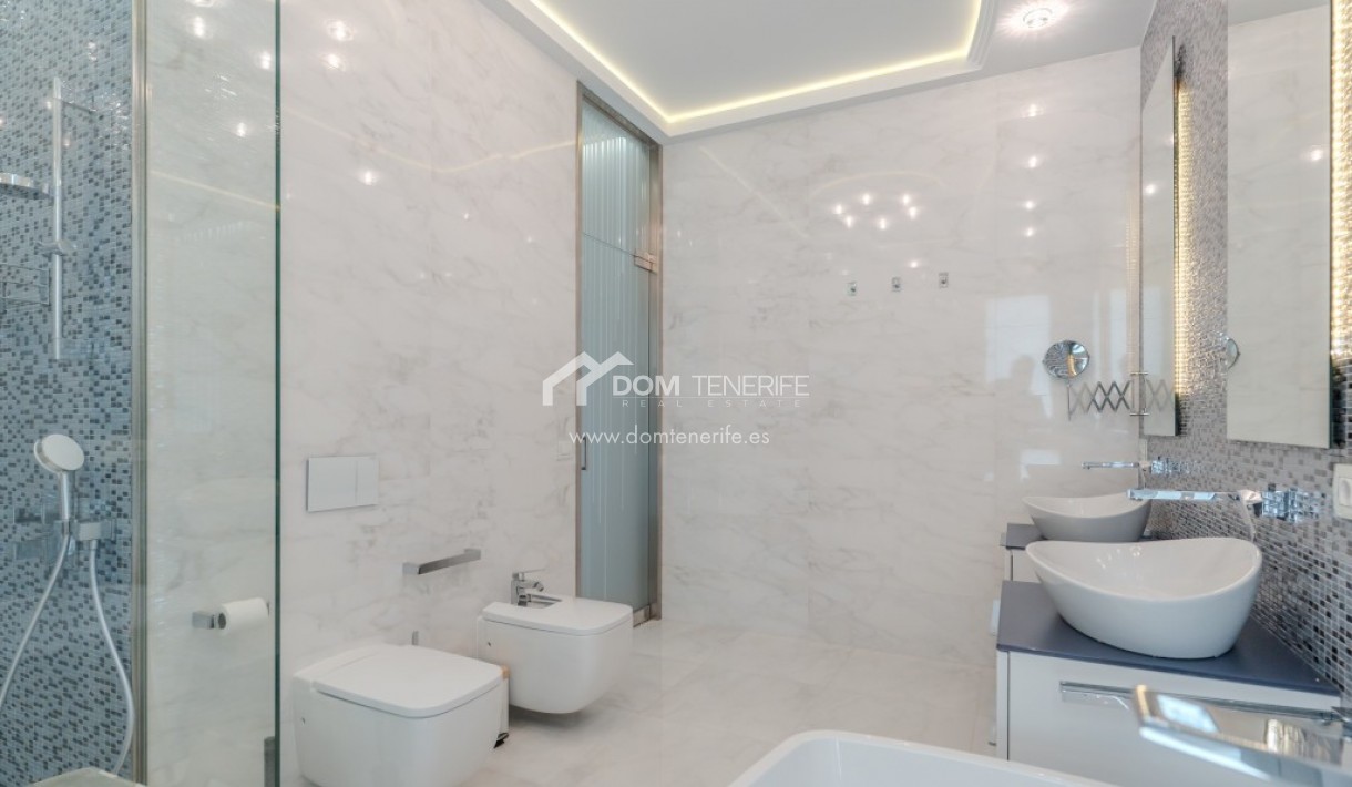 Revente - Villa -
Adeje - Roque del Conde