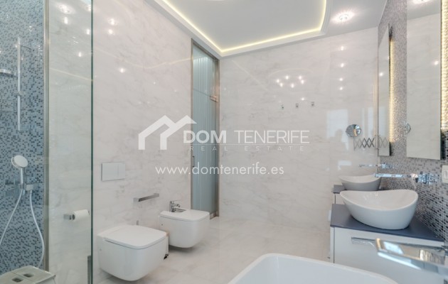 Revente - Villa -
Adeje - Roque del Conde