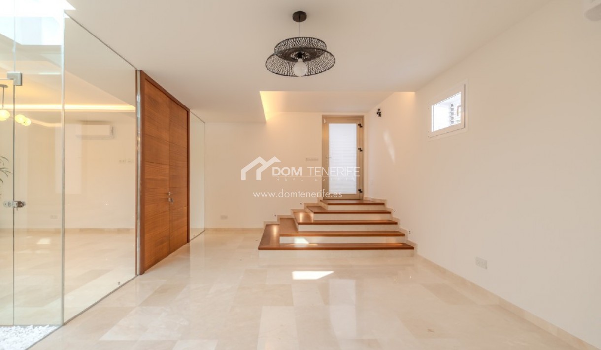 Revente - Villa -
Adeje - Roque del Conde