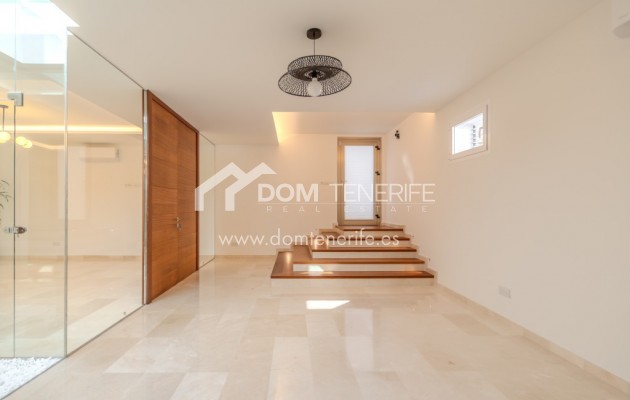 Revente - Villa -
Adeje - Roque del Conde