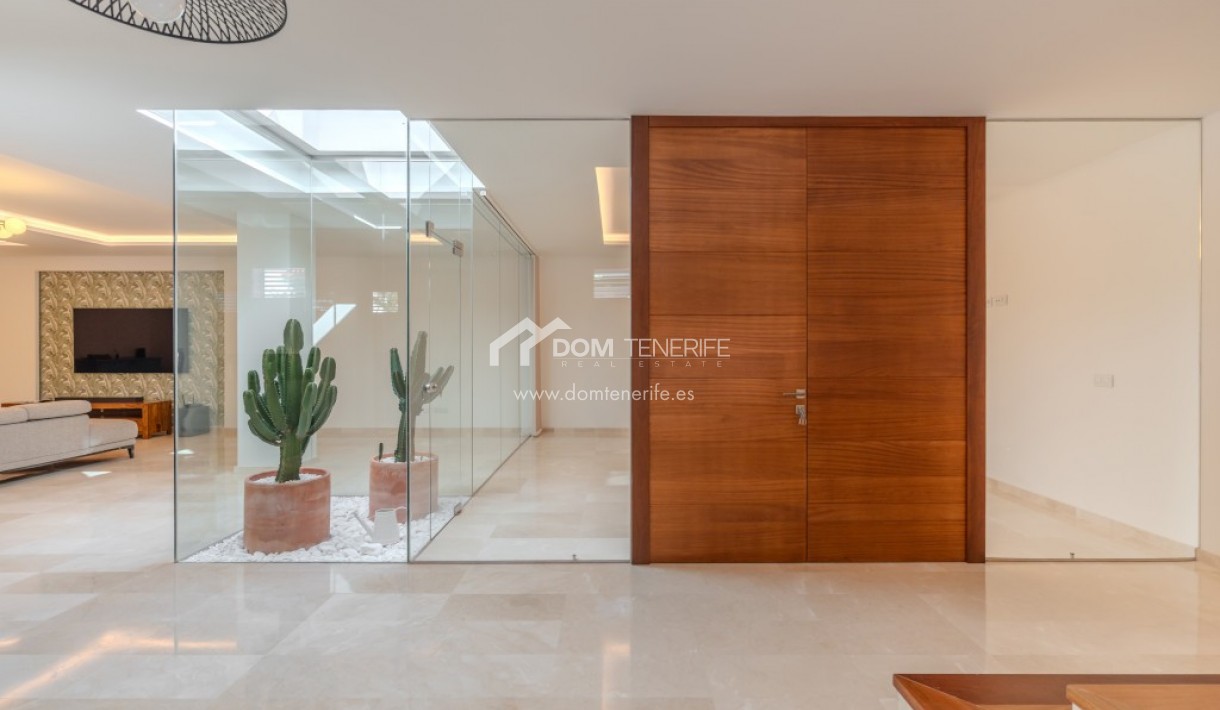 Revente - Villa -
Adeje - Roque del Conde